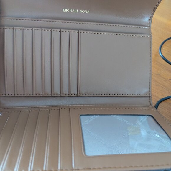 Michael Kors large wallet - NEW - Picture 4 of 4